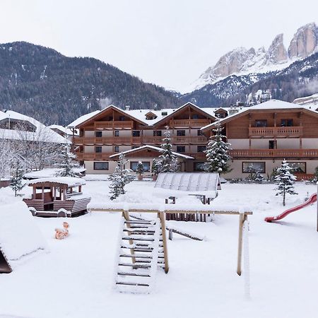 Hotel Sella Ronda Serenella Campitello di Fassa Exterior photo