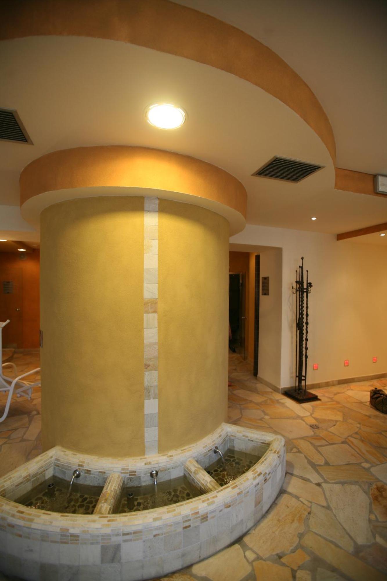 Hotel Sella Ronda Serenella Campitello di Fassa Exterior photo